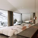 7132 Hotel