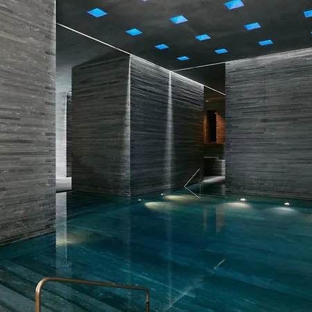 7132 Hotel Vals